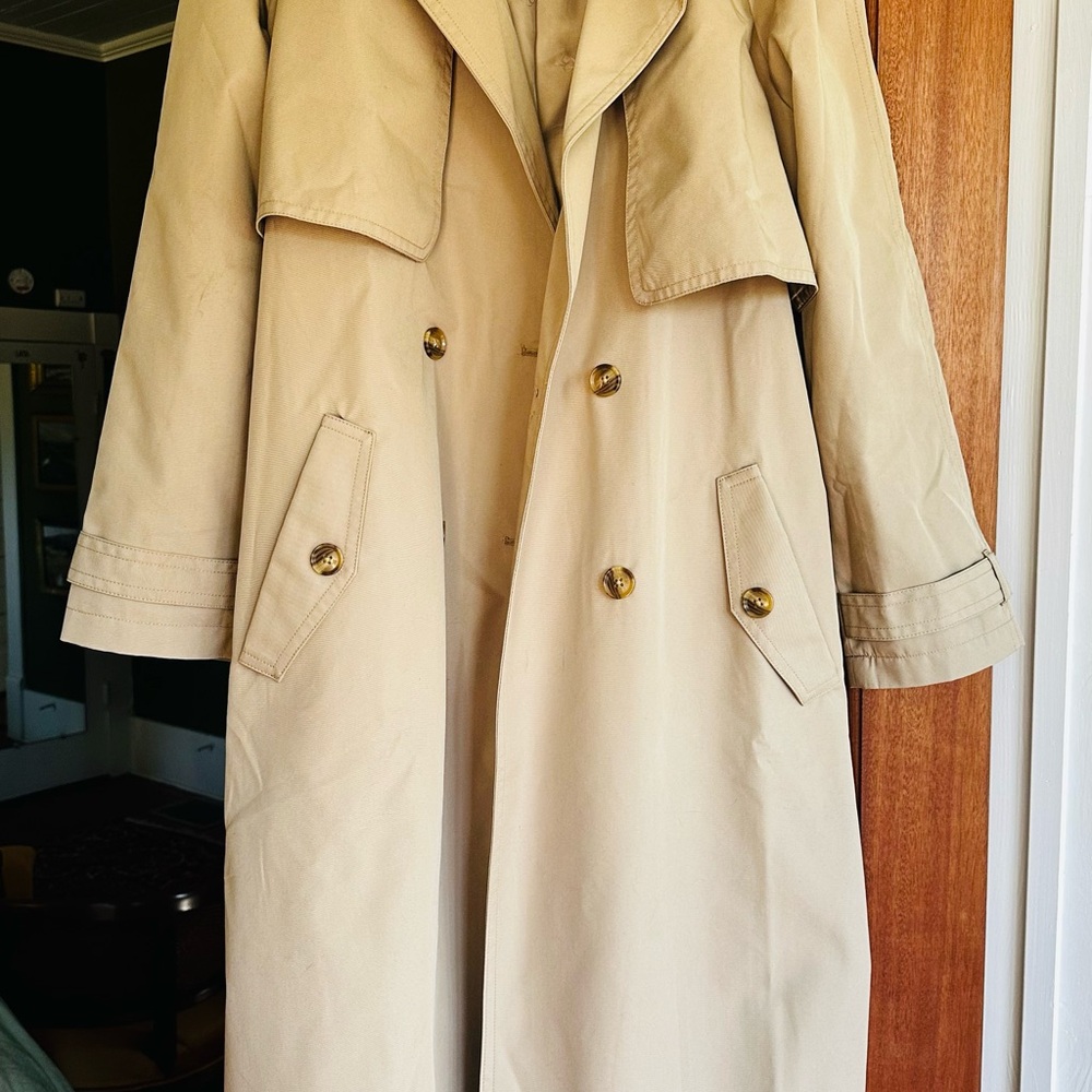 Banana Republic Timeless Tan Trench Coat